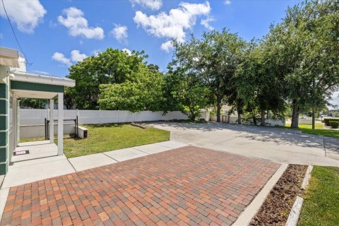 Immobilier commercial à vendre à New Port Richey, Floride: 85.28 m2 № 2138436 - photo 9