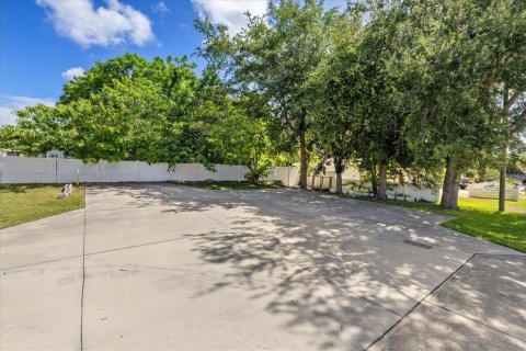 Immobilier commercial à vendre à New Port Richey, Floride: 85.28 m2 № 2138436 - photo 8