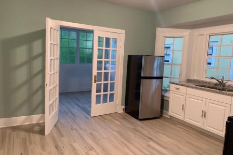 Commercial property in Orlando, Florida 3 bedrooms, 176.79 sq.m. № 2131461 - photo 5