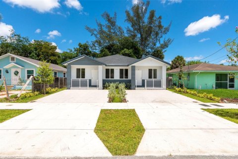 Casa en Fort Lauderdale, Florida 3 dormitorios, 222.69 m2 № 2080208
