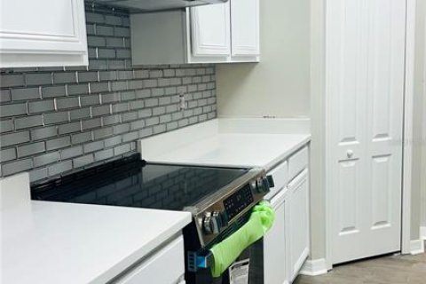 House in Clermont, Florida 4 bedrooms, 180.14 sq.m. № 1873969 - photo 9