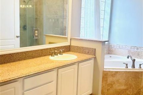 House in Clermont, Florida 4 bedrooms, 180.14 sq.m. № 1873969 - photo 12