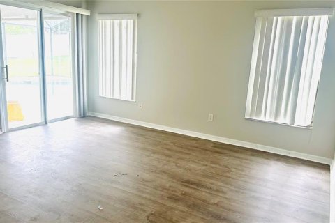 House in Clermont, Florida 4 bedrooms, 180.14 sq.m. № 1873969 - photo 11