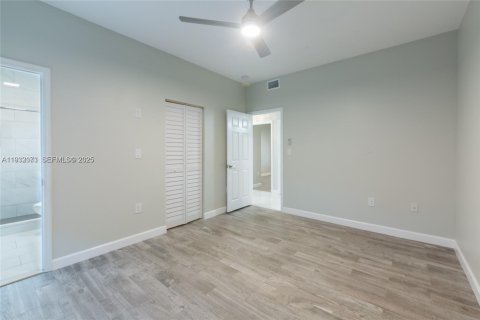 Condominio en alquiler en Hialeah, Florida, 3 dormitorios, 92.16 m2 № 1991866 - foto 19