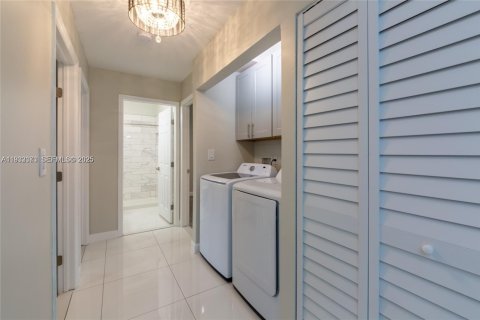 Condominio en alquiler en Hialeah, Florida, 3 dormitorios, 92.16 m2 № 1991866 - foto 10