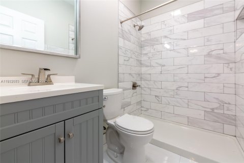 Condominio en alquiler en Hialeah, Florida, 3 dormitorios, 92.16 m2 № 1991866 - foto 16