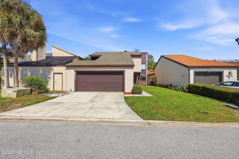 House in Jacksonville, Florida 3 bedrooms, 151.52 sq.m. № 2396155
