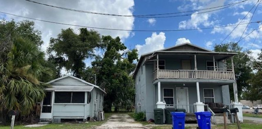 Commercial property in Lakeland, Florida 7 bedrooms, 250.46 sq.m. № 1847593