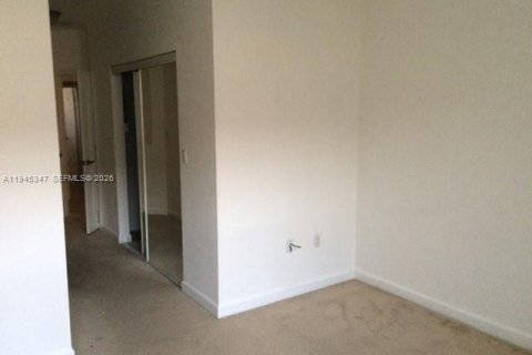 Townhouse in Doral, Florida 3 bedrooms, 193.24 sq.m. № 2001796 - photo 5