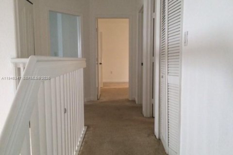 Townhouse in Doral, Florida 3 bedrooms, 193.24 sq.m. № 2001796 - photo 9