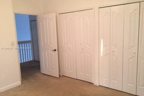 Townhouse in Doral, Florida 3 bedrooms, 193.24 sq.m. № 2001796 - photo 8