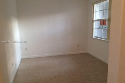 Townhouse in Doral, Florida 3 bedrooms, 193.24 sq.m. № 2001796 - photo 14