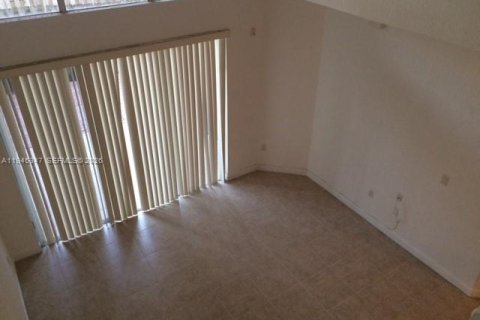 Townhouse in Doral, Florida 3 bedrooms, 193.24 sq.m. № 2001796 - photo 11