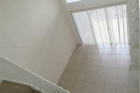 Townhouse in Doral, Florida 3 bedrooms, 193.24 sq.m. № 2001796 - photo 28