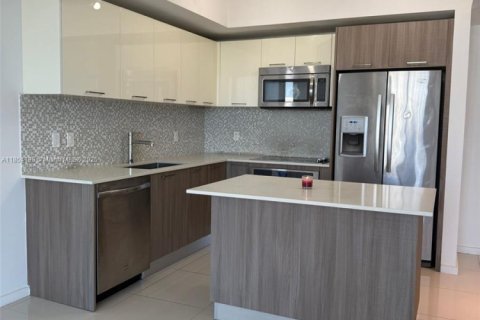 Condominio en venta en Doral, Florida, 2 dormitorios, 88.26 m2 № 1957711 - foto 2