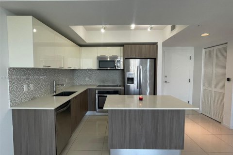 Condominio en venta en Doral, Florida, 2 dormitorios, 88.26 m2 № 1957711 - foto 1