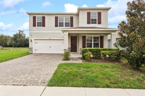 House in Apopka, Florida 4 bedrooms, 226.87 sq.m. № 2330381