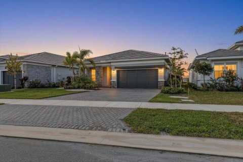 House in Palm Beach Gardens, Florida 3 bedrooms, 179.95 sq.m. № 2187661 - photo 9