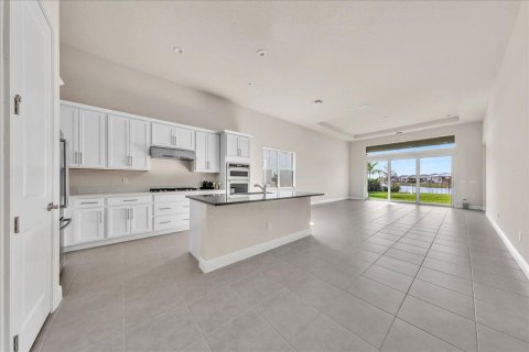 House in Palm Beach Gardens, Florida 3 bedrooms, 179.95 sq.m. № 2187661 - photo 19