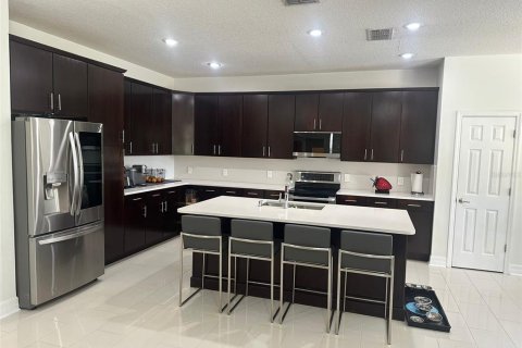 Casa en venta en Orlando, Florida, 5 dormitorios, 305.65 m2 № 1690794 - foto 3
