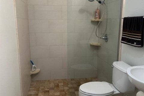 Casa en venta en Orlando, Florida, 5 dormitorios, 305.65 m2 № 1690794 - foto 9