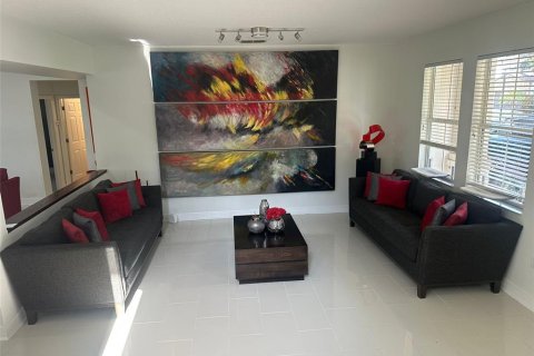Casa en venta en Orlando, Florida, 5 dormitorios, 305.65 m2 № 1690794 - foto 22