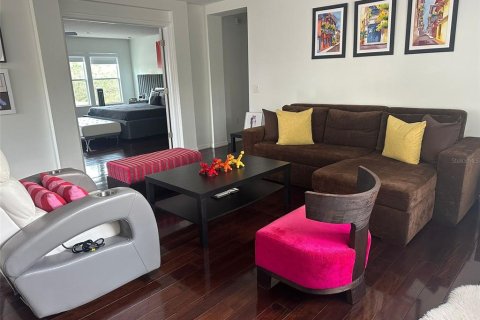 Casa en venta en Orlando, Florida, 5 dormitorios, 305.65 m2 № 1690794 - foto 11