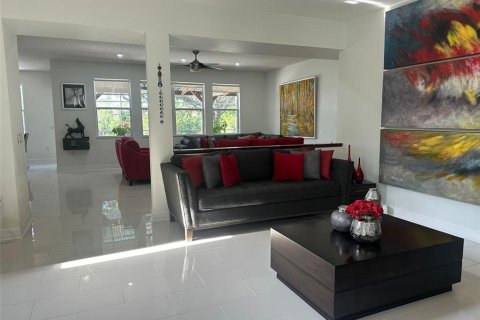 Casa en venta en Orlando, Florida, 5 dormitorios, 305.65 m2 № 1690794 - foto 21