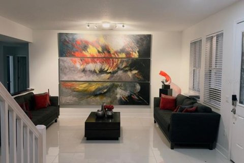 Casa en venta en Orlando, Florida, 5 dormitorios, 305.65 m2 № 1690794 - foto 20