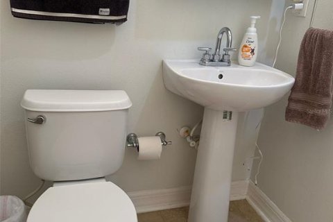 Casa en venta en Orlando, Florida, 5 dormitorios, 305.65 m2 № 1690794 - foto 8