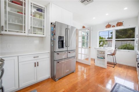 Villa ou maison à vendre à Saint Petersburg, Floride: 3 chambres, 255.48 m2 № 2096969 - photo 8