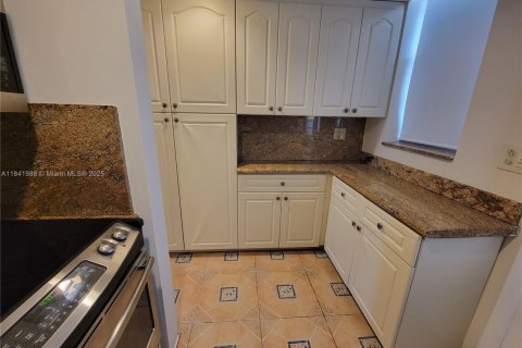 Condominio en alquiler en Aventura, Florida, 1 dormitorio, 71.35 m2 № 1836544 - foto 2