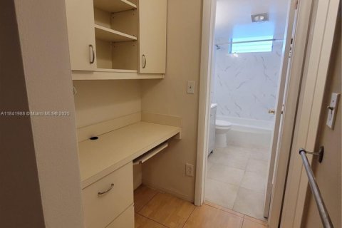 Condominio en alquiler en Aventura, Florida, 1 dormitorio, 71.35 m2 № 1836544 - foto 5