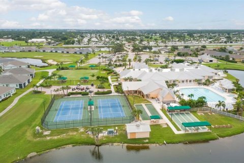 Villa ou maison à vendre à Port Charlotte, Floride: 2 chambres, 139.45 m2 № 2437349 - photo 25