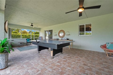 Casa en alquiler en Miami, Florida, 4 dormitorios, 274.99 m2 № 1951348 - foto 25
