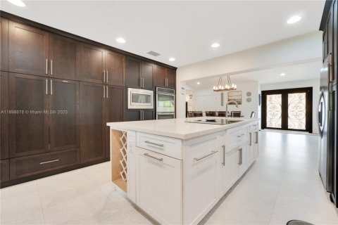 Casa en alquiler en Miami, Florida, 4 dormitorios, 274.99 m2 № 1951348 - foto 11