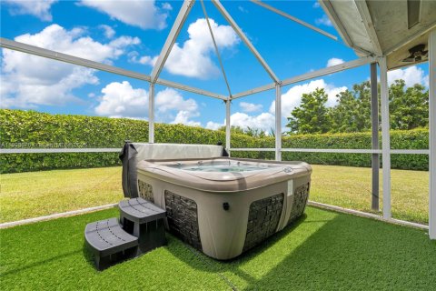 Casa en alquiler en Miami, Florida, 4 dormitorios, 274.99 m2 № 1951348 - foto 28