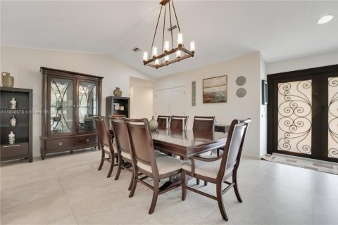 Casa en alquiler en Miami, Florida, 4 dormitorios, 274.99 m2 № 1951348 - foto 5
