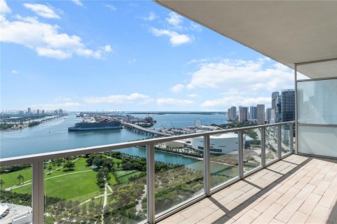 Condo in Miami, Florida, 2 bedrooms  № 2080483