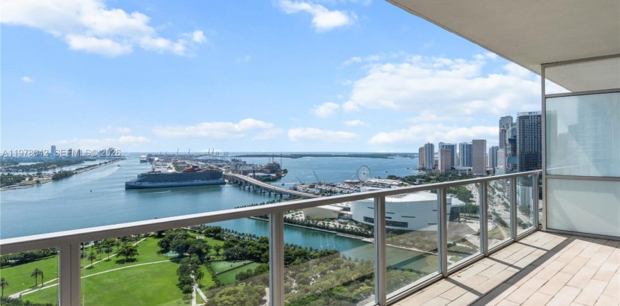 Condo in Miami, Florida, 2 bedrooms  № 2080483