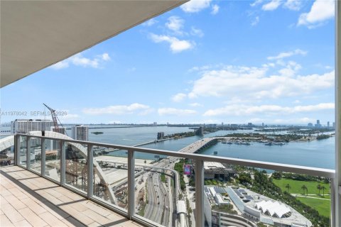 Condo in Miami, Florida, 2 bedrooms  № 2080483 - photo 3