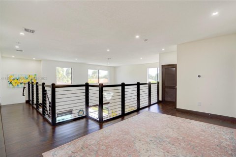 Villa ou maison à vendre à Miami Lakes, Floride: 5 chambres, 385.27 m2 № 1861861 - photo 11