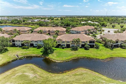 Townhouse in Lakewood Ranch, Florida 3 bedrooms, 262.91 sq.m. № 2100371