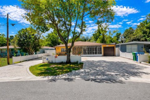 Casa en Tampa, Florida 4 dormitorios, 177.26 m2 № 2118997