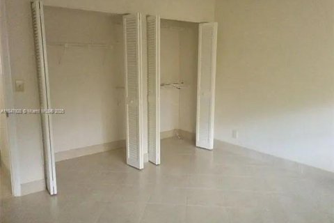 Commercial property in Sunrise, Florida 505.95 sq.m. № 1849163 - photo 10