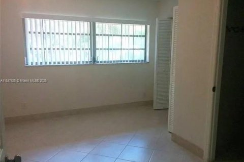 Commercial property in Sunrise, Florida 505.95 sq.m. № 1849163 - photo 8