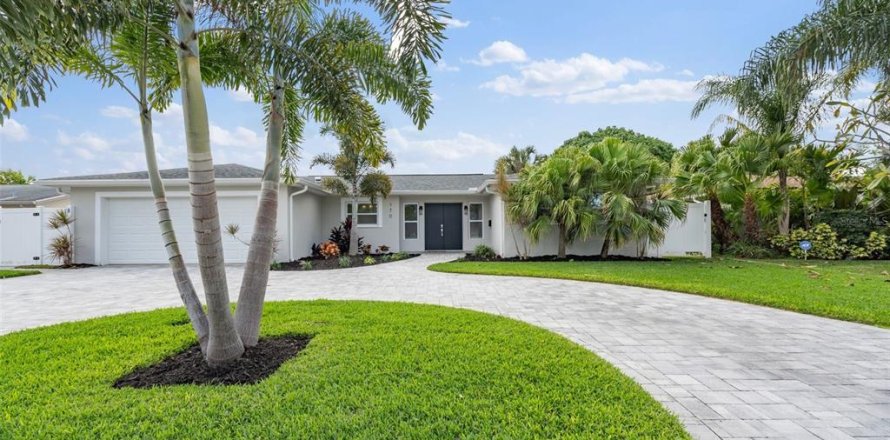 Villa ou maison à Saint Petersburg, Floride 4 chambres, 172.8 m2 № 2121202