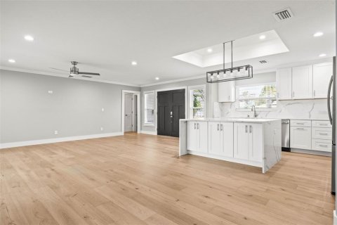 Villa ou maison à vendre à Saint Petersburg, Floride: 4 chambres, 172.8 m2 № 2121202 - photo 12