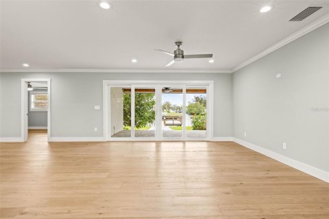 Villa ou maison à vendre à Saint Petersburg, Floride: 4 chambres, 172.8 m2 № 2121202 - photo 7
