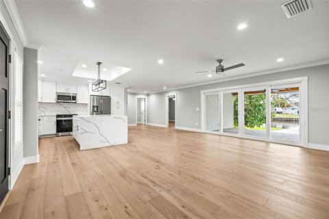 Villa ou maison à vendre à Saint Petersburg, Floride: 4 chambres, 172.8 m2 № 2121202 - photo 8